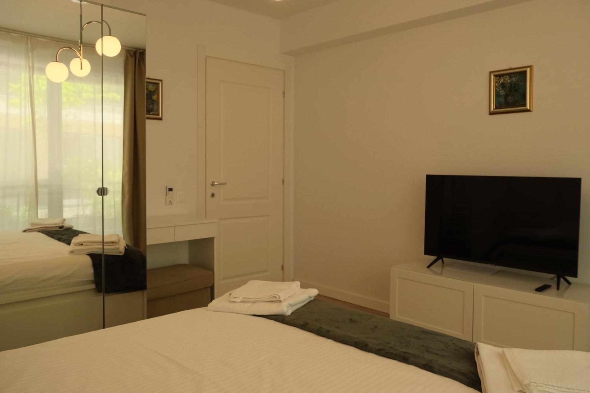 Bucharest Booking Apartments-Self Check-In Exterior photo